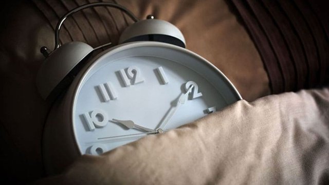 BẠN ĐÃ BIẾT CHƯA, CHỈ CẢNH GIÁC VỚI THÓI QUEN ĐI NGỦ SỚM VÀ DẬY SỚM CŨNG CÓ THỂ GIÚP TIẾT KIỆM ĐIỆN, BẢO VỆ GIA ĐÌNH VÀ NÂNG CAO SỨC KHỎE!
