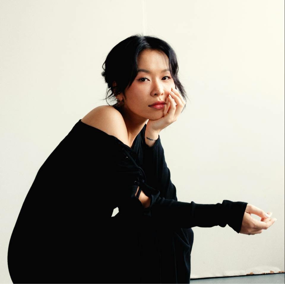 KHI MỖI GÓC NHÌN MỀM MÀ ĐỀU CÓ THÂN TÌNH VÀ NỖI ĐAU, BẠN SẼ KHÁC GÌ?