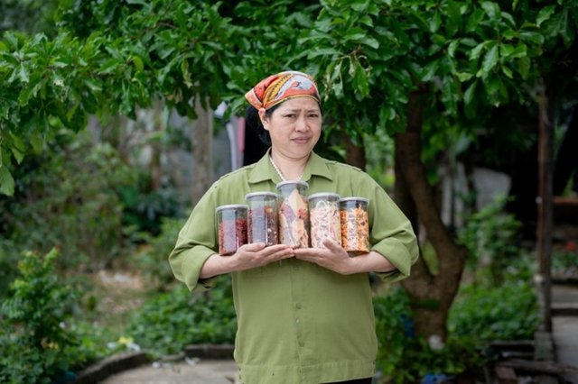 BÀ TUYẾT DIAMOND VÀ THƯƠNG HIỆU “ĂN CÙNG BÀ TUYẾT” BỊ GÂY CHIỀU ĐẦU VÌ NHỮNG ẨN KHIẾM VẬT THẬT GÌ ĐANG TẨY RỮA DANH TIẾNG!