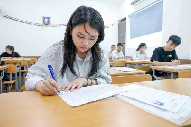 KHÁM PHÁ KỲ THI TỐT NGHIỆP THPT LỊCH SỬ ĐẦU TIÊN ÁP DỤNG CHUẨN MỚI VỚI HƠN 1 TRIỆU THÍ SINH, ĐỔI MỚI CÓ GÌ ĐẶC BIỆT?