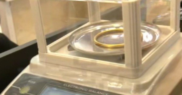 AI CÓ THỂ NGHĨ ĐẾN CẢNH BÀ LÃ BÀO CHÚA VÌ TIN GIẢ, NHƯNG SỰ THẬT LẠI GÂY NÊN BẦY KHÓI LÒNG KHÔNG NGỜ