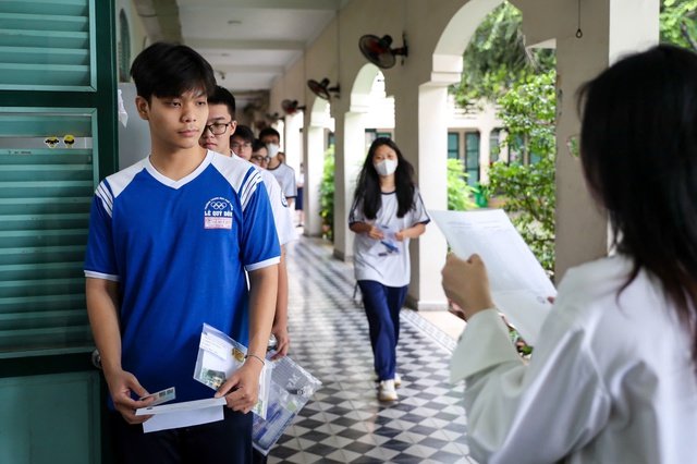 KHÁM PHÁ DANH SÁCH 300 THÍ SINH CAO NHẤT KHỐI A00 VÀ NHỮNG BẤT NGỜ CHƯA BÀN!