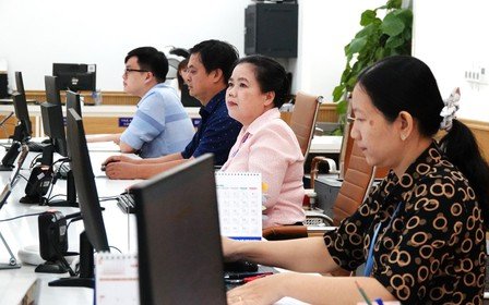 BẠN ĐÃ BIẾT CHƯA: KHI NÀO CÔNG CHỨC ĐƯỢC KÉO DÀI THỜI GIAN GIỮ CHỨC VỤ ĐẾN TUỔI NGHỈ HƯU?