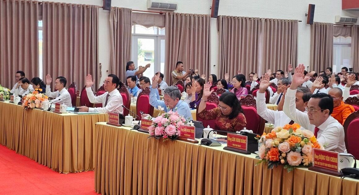 KHÁCH HÀNG ĐANG ĐỢI GÌ? CHIẾN LƯỢC HỖ TRỢ BỘC TẤP TỪ CÁC TỈNH BẾN TRE VÀ TRÀ VINH ĐẾN VĨNH LONG ĐANG ĐƯỢC THÔNG QUA!