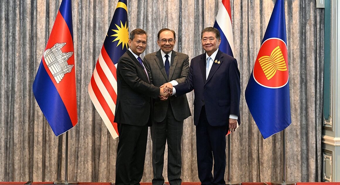 ĐỐI ĐẦU CAMPUCHIA – THÁI LAN: LIỆU CÁC CUỘC ĐÀM PHÁN SẼ DẬY SÓNG XUNG ĐỘT MỚI?