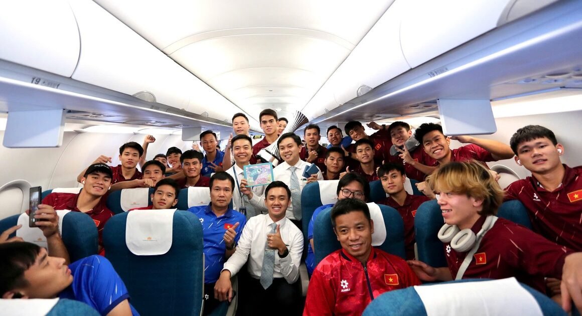 ĐỘI U.23 VIỆT NAM CÓ CHUYẾN VỀ NƯỚC TRONG ĐÁY HÀO HỨNG VÀ BẤT NGỜ SAU CHIẾN DỊCH ĐẦY CẢM XÚC TẠI GIẢI ĐÔNG NAM Á 2025!