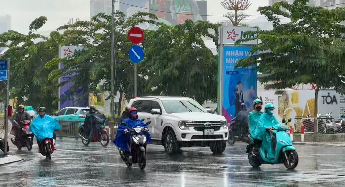 DƯỚI ẢNH HƯỞNG CỦA GIÓ MÙA TÂY NAM, MƯA GIÔNG KỊP THỜI SẮP ẬP ĐẾN, BẠN ĐÃ SẮN SÀNG CHƯA?