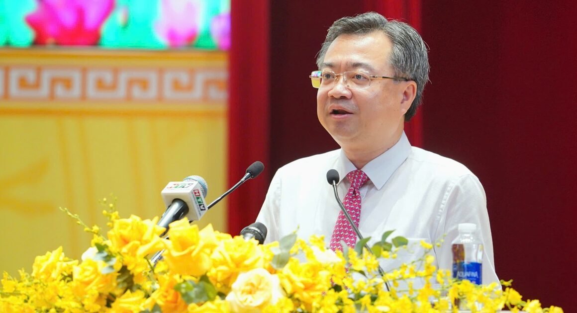 KHẢO SÁT PHÁP LÝ CHO SỰ PHÁT TRIỂN CỦA CHÍNH QUYỀN ĐỊA PHƯƠNG TP.HCM!