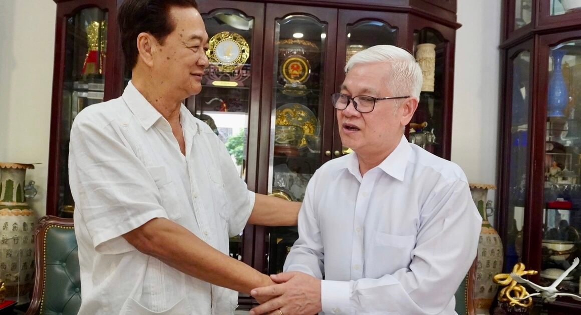 KHÁNH NGUYỆN TRƯỚC HÀNH TRÌNH ĐÁNG TRÂN TRỌNG: ÔNG NGUYỄN VĂN LỢI GẶP GỠ NGUYÊN THỦ TƯỚNG NGUYỄN TẤN DŨNG NHÂN NGÀY THƯƠNG BINH LIỆT SĨ 78 NĂM