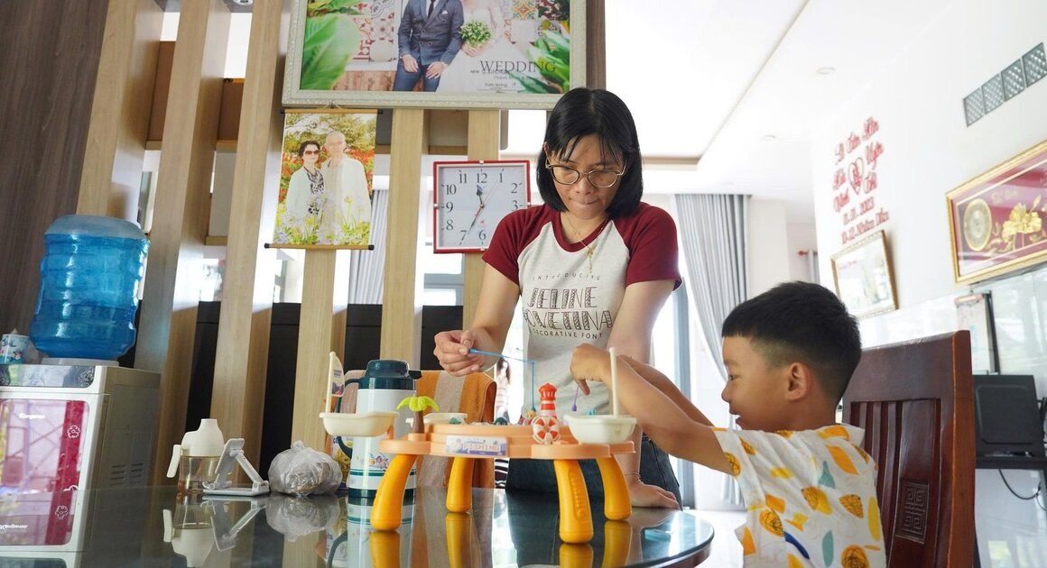 NHÓM THANH NIÊN CHẠY XE THÀNH ĐOÀN PHẢN KHÁNG, MỤC SÁT TRUNG ÚY NGUYỄN PHẠM THÀNH NHÂN TRONG GIÂY CHỐT!!