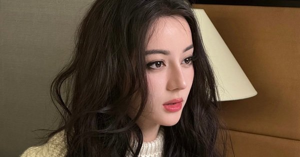 KHÁM PHÁ ĐIỀU KHIẾN ĐỊCH LỆ NHIỆT BA CHỈM NGỜI MỌI KHOẢNG KHẮC Không thể rời mắt khỏi nhan sắc đỉnh cao của cô!