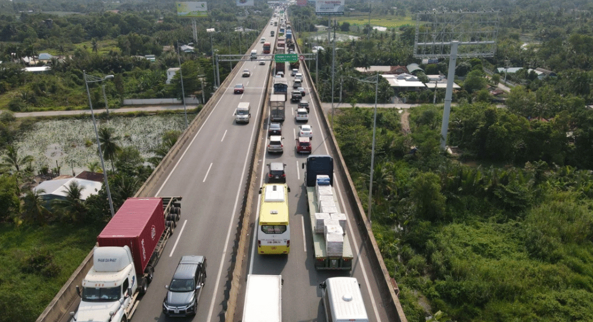 CHUẨN BỊ GÌ CHO GIAO THÔNG KHI CẦU, ĐƯỜNG CÁC ĐƠN VỊ NGOÀI THÀNH PHỐ THI CÔNG?