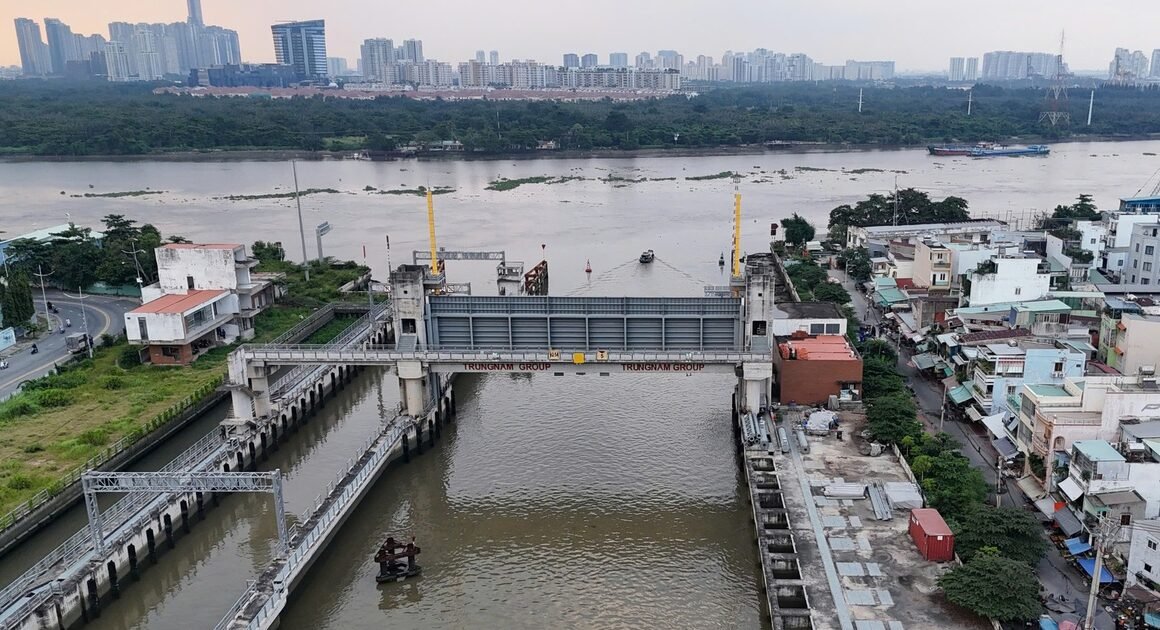 CHÍNH PHỦ MỞ ĐƯỜNG GIẢI CỨU TP.HCM TRƯỚC NGẬP LỤT, ĐẦU TƯ GÌ SẼ THAY ĐỔI MẠNG LƯỚI GIAO THÔNG?