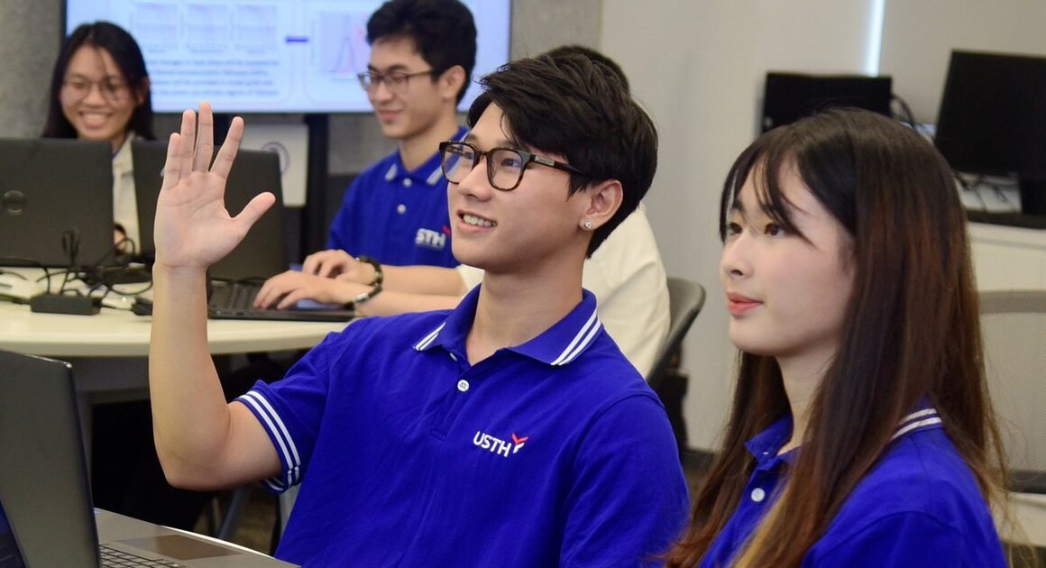 KHÁM PHÁ ĐIỂM SÀN LINH HOẠT CỦA USTH VỚI NHIỀU CHUYỂN ĐỂ TONESIN TUYỂN SINH ĐA DẠNG!