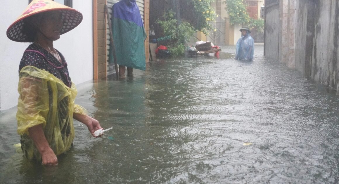 MƯA LỚN KÉO DÀI DO BÃO SỐ 3 ĐANG GIẢM SÚC NÔNG TRẠI VÀ CÁC KHU DÂN CƯ Ở THANH HÓA ẢNH HƯỞNG THẾ NÀO?