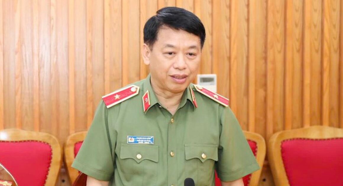 THIẾU TƯỚNG PHẠM VĂN ĐÔN BẬT CHỈNH ĐƯỜNG CHUYỂN HƯỚNG VỀ ĐẦU MỖI CƠ QUAN BẢO VỆ TỔ QUỐC