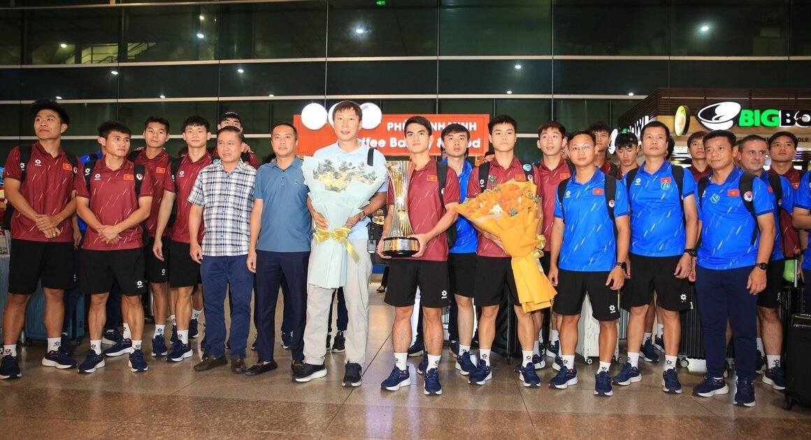– AI CẬP NHẬT BẤT NGỜ: AI SẼ ĐƯỢC TRAO TẶNG BẰNG KHEN CỦA THỦ TƯỚNG CHÍNH PHỦ CHO CHIẾN CÔNG LỊCH SỬ CỦA U.23 VIỆT NAM?