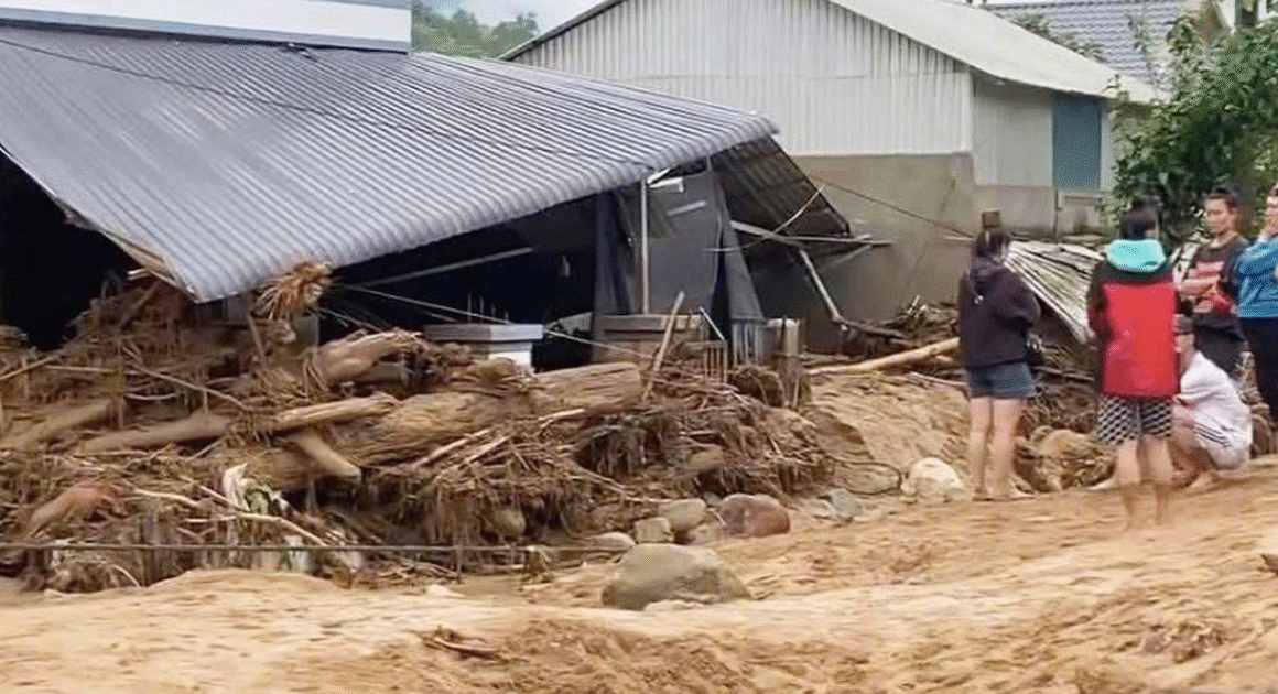 MƯA LŨ KINH HOÀNG Ở VÙNG TÂY BẮC, HÀNG NGƯỜI MẤT TÍCH VÀ THIỆT MẠNG ĐANG GÂY CHUẨN BỊ ỨNG PHÓ RA SAO?
