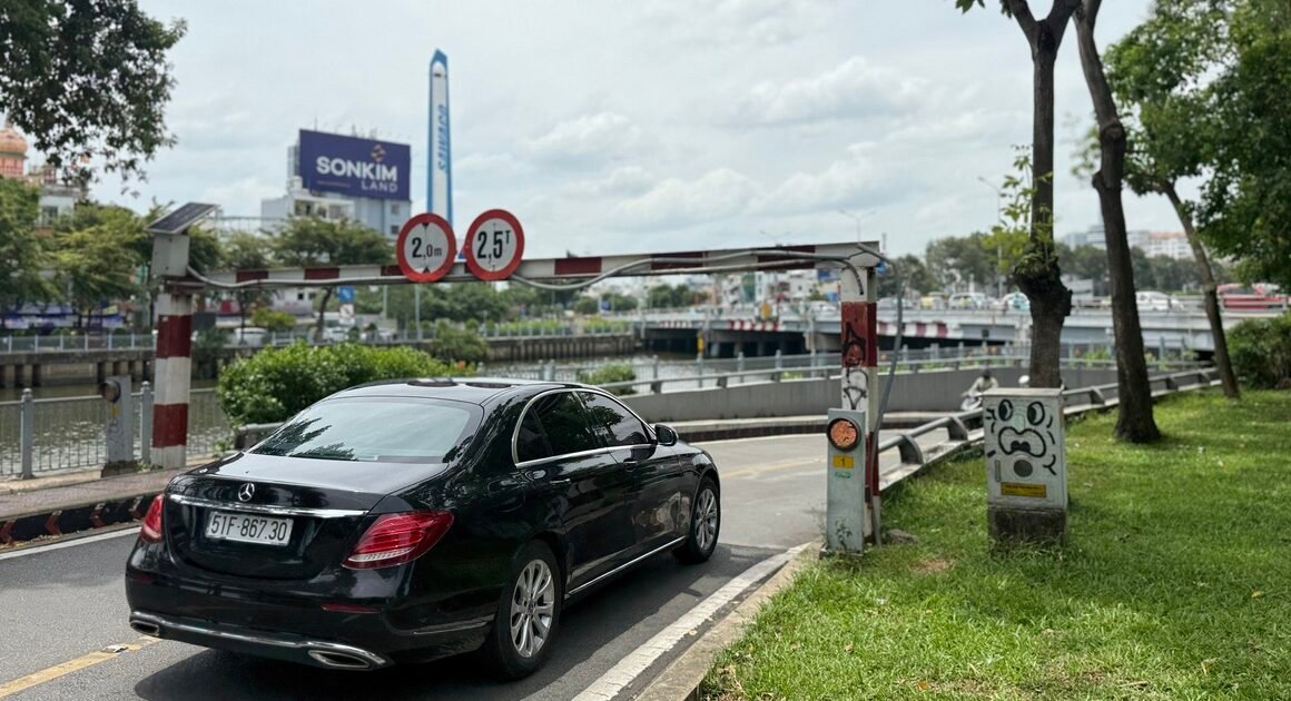 KHÁM PHÁ BÍ QUYẾT TRÁNH UN TẮC TẠI VÒNG XOAY ĐIỆN BIÊN PHỦ – NGUYỄN BỈNH KHIÊM GIỜ CAO ĐIỂM!