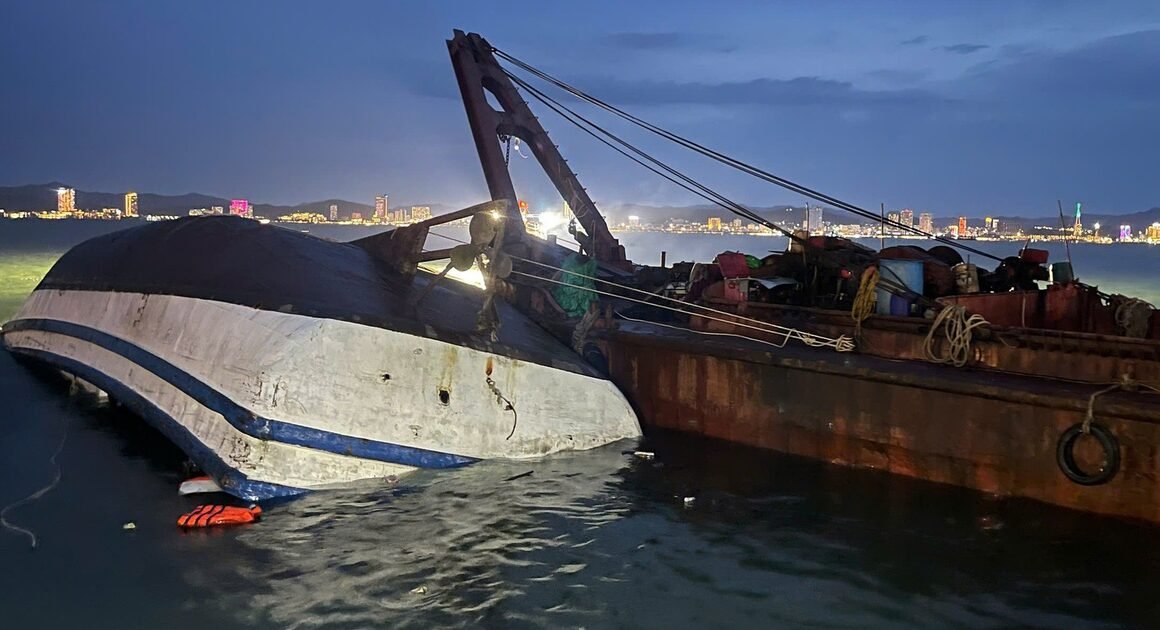 BÍ ẨN CHUYỆN TÀU DU LỊCH LẬT TRÊN VỊNH HẠ LONG ĐANG ĐƯỢC GIẤU KÍN, AI SẼ LÀ NGƯỜI XÁC ĐỊNH SỰ THẬT?