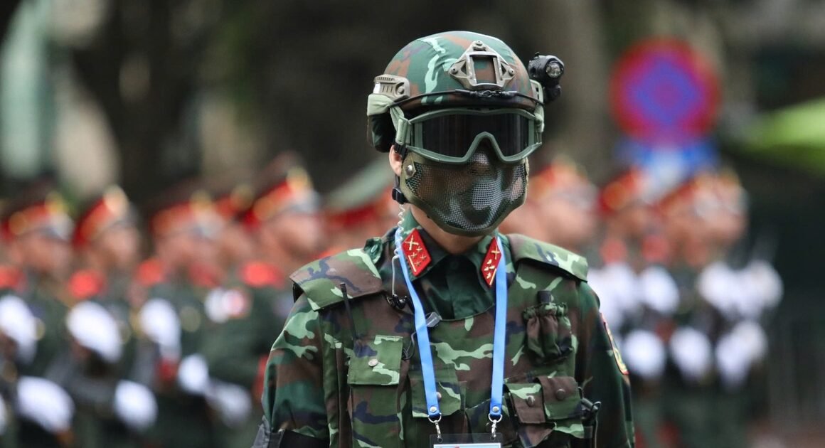 BẠO LỰC VÀ HUYỀN Bí ẨN TRÙM TẤN CÔNG ĐẶC NHIỆM ĐƯỢC GIẤU KÍN TẠI QUẢNG TRƯỜNG BA ĐÌNH!