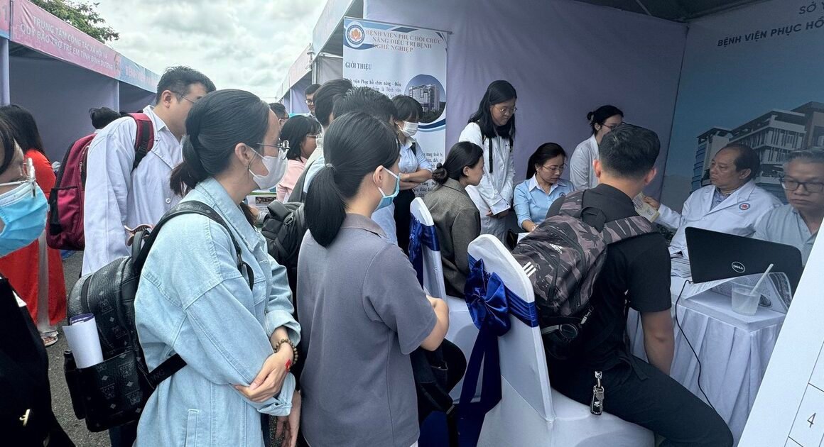 BÁC SĨ TRẺ GẮN BÓ LÂU DÀI VỚI TUYẾN Y TẾ CƠ SỞ – ĐÓN ĐẦU NGÀY HỘI VIỆC LÀM NGÀNH Y TẾ TP.HCM LẦN THỨ 3!