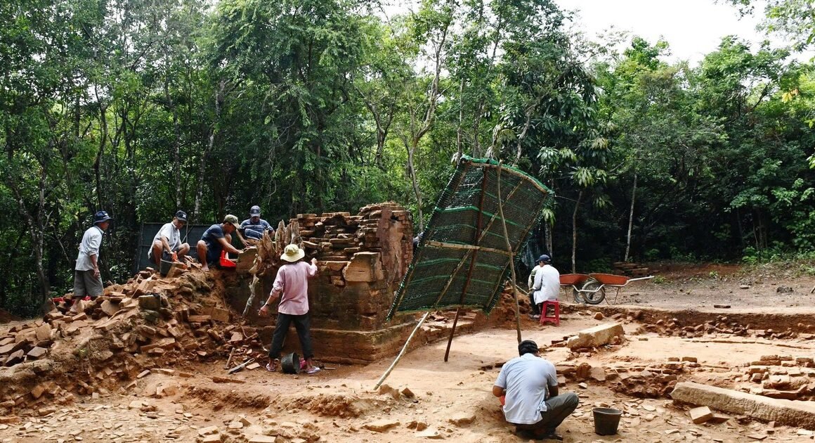 KHÁM PHÁ ĐẰNG SAU MỸ SƠN: CHIẾC THÁP ẨN GIẤU NHỮNG BÍ MẬT QUÂN SỰ KINH NGẠC?