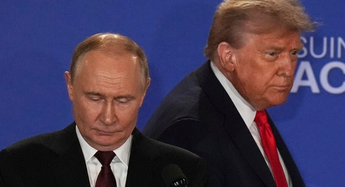 TỔNG THỐNG TRUMP GỬI THÔNG ĐIỆP ẨN Ý ĐẾN NGA GIỮA BẾ TẮC HÒA BÌNH VỤNG VỀ MINEKA