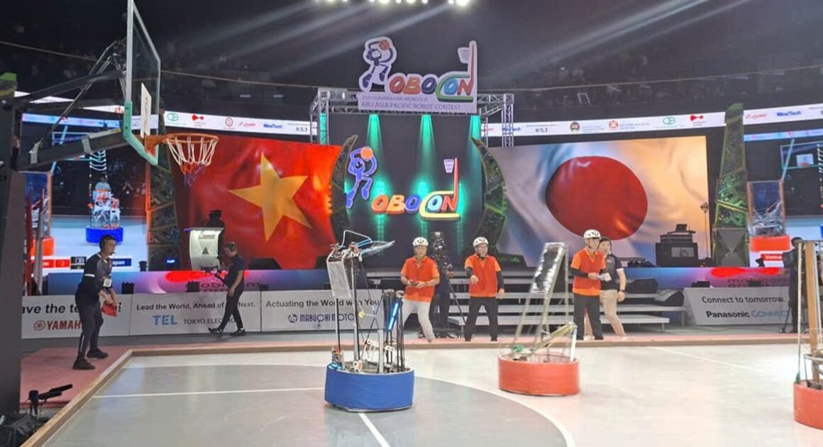 TỪ THUA TRONG TRẬN ĐẦU ĐẾN VÀO BÁN KẾT, CHIẾN BINH RƯỚC VANG CỦA ĐH LẠC HỒNG ĐÃ LỘT NGƯỢC TỪNG BẶC ĐÁNH GIÁ, KHIẾN MỌNG CỔ CHINH PHỤC VỚI GIẢI BA VÀ GIẢI ABU ROBOT!