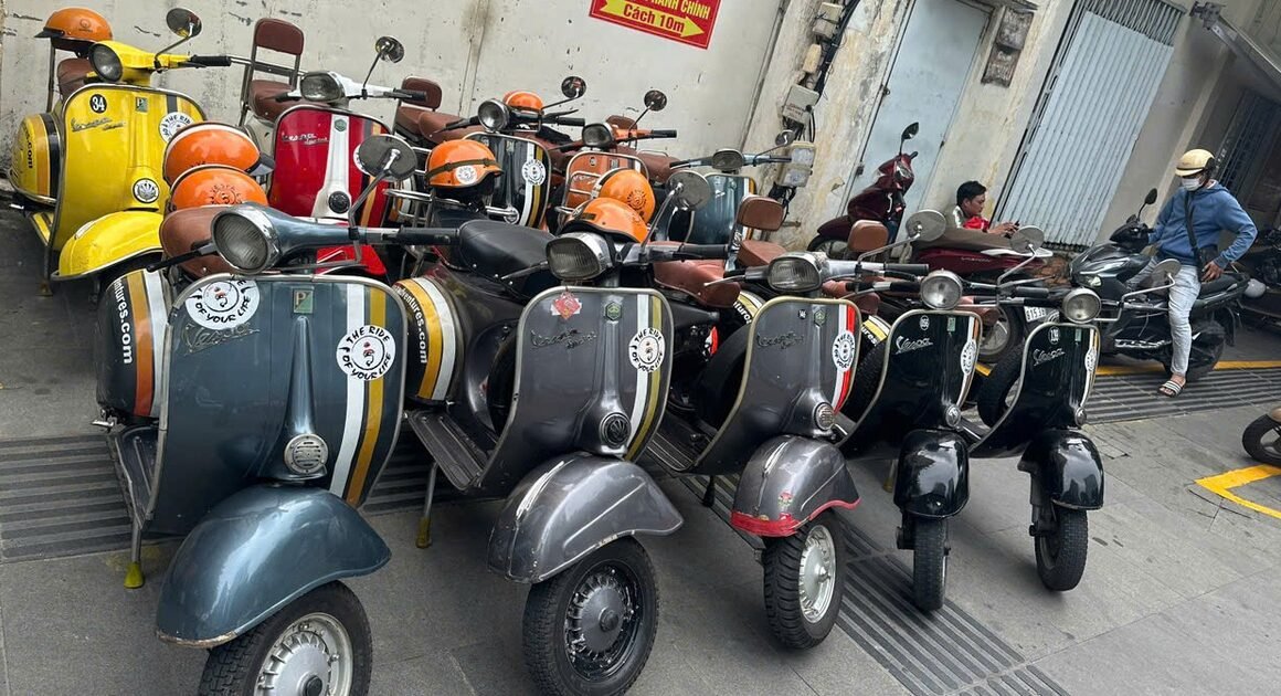 CHUYỆN VÉT ĐÈN ĐỎ CỦA ĐOÀN XE VESPA TẠI TP.HCM: AI SẼ PHẢI TRẢ GIÁ?