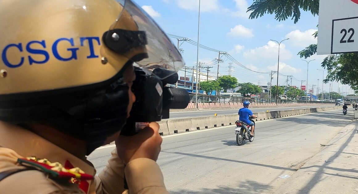 BẤT NGỜ TẠI CHÙM KIỂM TRA TỐC ĐỘ TRÊN ĐƯỜNG LÊ ĐỨC ANH, HÀNG CHỤC NGƯỜI VI PHẠM ĐƯỢC PHÁT HIỆN!