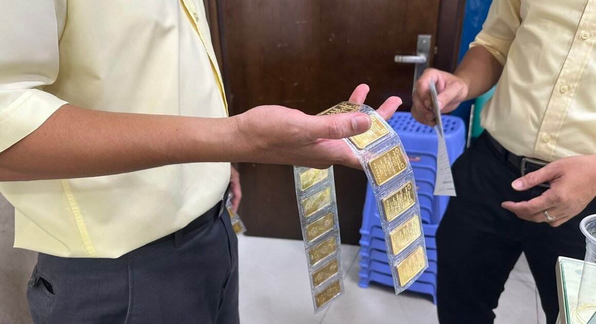 GIÁ VÀNG TRONG NƯỚC BÙNG NỔ GIẢM ĐẶC BIỆT, SẼ XẢY RA GÌ KHI CHÍNH THỨC XÓA BỎ ĐỘC QUYỀN VÀNG MIẾNG?