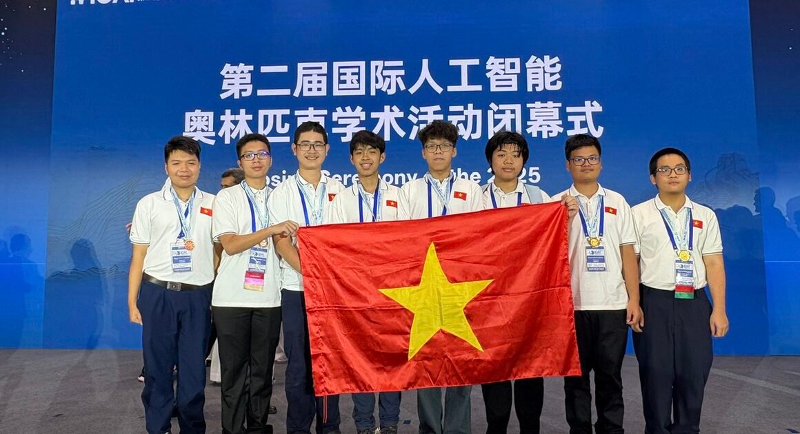 KHÁM PHÁ ĐIỀU KÌ LẠ: 100% HỌC SINH VIỆT NAM GỮI VÀO OLYMPIC AI 2025 ĐỀU ĐƯỢC GIẢI RỒI, 3 HUY CHƯƠNG VÀNG ĐỘC NHẤT!