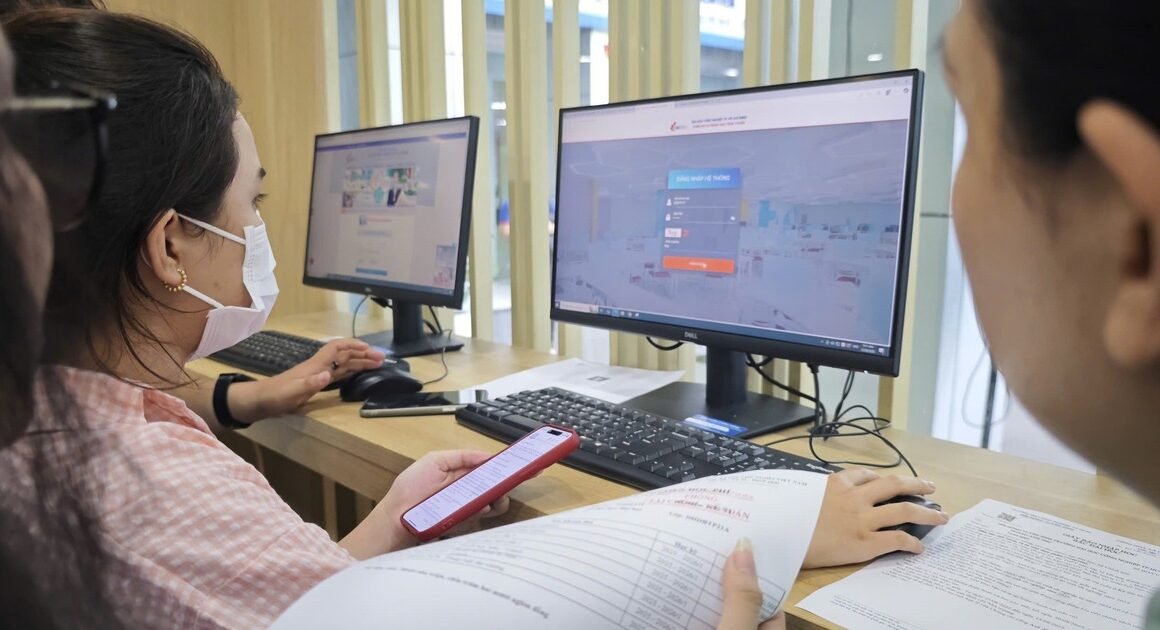 TẠI SAO ĐIỂM THI TỐT NGHIỆP THPT NĂM NAY THẤP HƠN NHƯNG ĐIỂM CHUẨN LẠI CAO HƠN SO VỚI NĂM TRƯỚC?