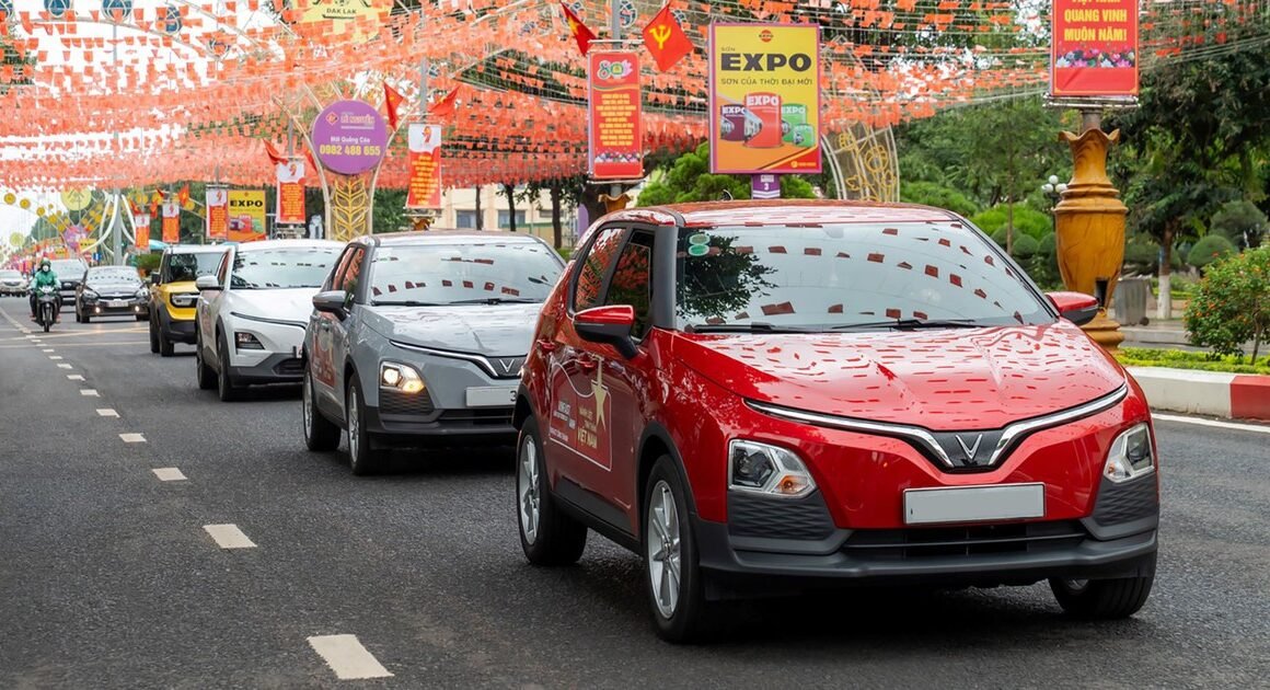 TẬP ĐOÀN VINGROUP VƯỢT MẶT NHIỀU ĐẠI GIA ĐÌNH – DỒN GÓI HƠN 56.200 TỈ ĐỒNG, GÂY NGƯỢC CHIỀU TRONG NGÂN SÁCH NHÀ NƯỚC!