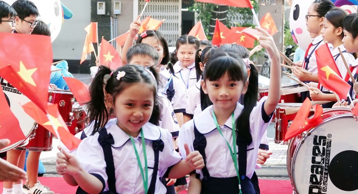 KHÁCH QUAN ĐÃ BIẾT KHI NÀO NGÀY TỰU TRƯỜNG VÀ KHAI GIẢNG NĂM HỌC MỚI 2025 – 2026!