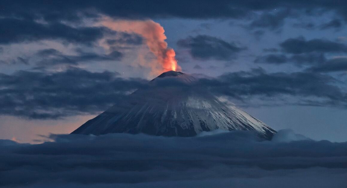 ĐỘNG ĐẤT KHUYẾN ĐỘNG KHIẾN khu vực PANMUT gần như dịch chuyển 2 mét về phía đông nam!