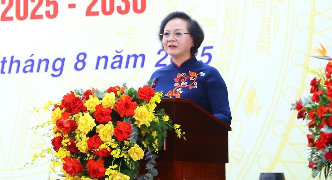 ĐẢNG ỦY CHÍNH PHỦ ĐÃ CHỈ ĐỊNH BỘ TRƯỞNG NỘI VỤ PHẠM THỊ THÀNH TRÀ GIỮ CHỨC BÍ THƯ ĐẢNG ỦY BỘ NỘI VỤ NHIỆM KỲ 2025 – 2030!