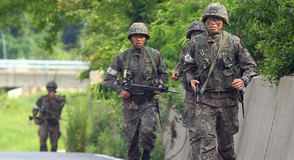NHẬN ĐỊNH CHO RẰNG VIỆC HÀN QUỐC BẮN CẢNH CÁO VÀO BINH SĨ TRIỀU TIÊN CÓ CHẤT LIỆU GÂY CĂN CỠ KHẨU NGẠI MỚI NHẤT?