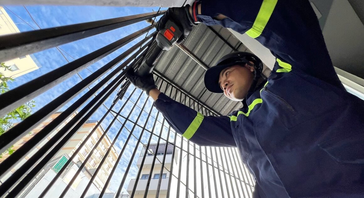 DÙ LỰC LƯỢNG CHỨC NĂNG KHUYÊN CÁO, NGƯỜI DÂN VẪN CỐ TÌNH CHIẾM CHẶT LỐI THOÁT HIỂM TẠI TP.HCM!