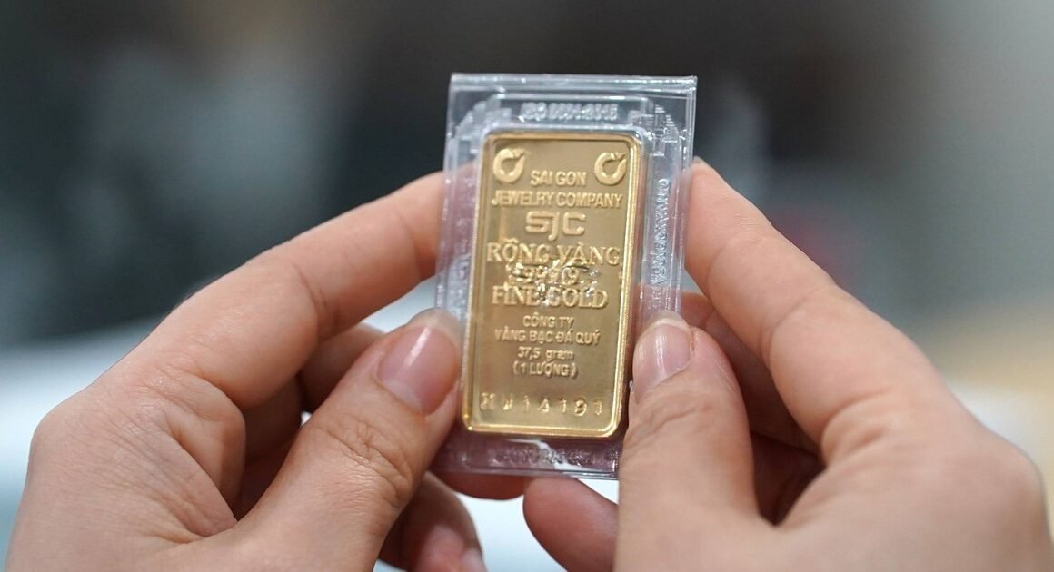 VÀNG SJC LẠI NHÌN THẤY MỨC CAO KỶ LỤC, TĂNG GẤP 3 TRĂM ĐỒNG MỖI LƯỢNG TRONG SÁNG 18.8!