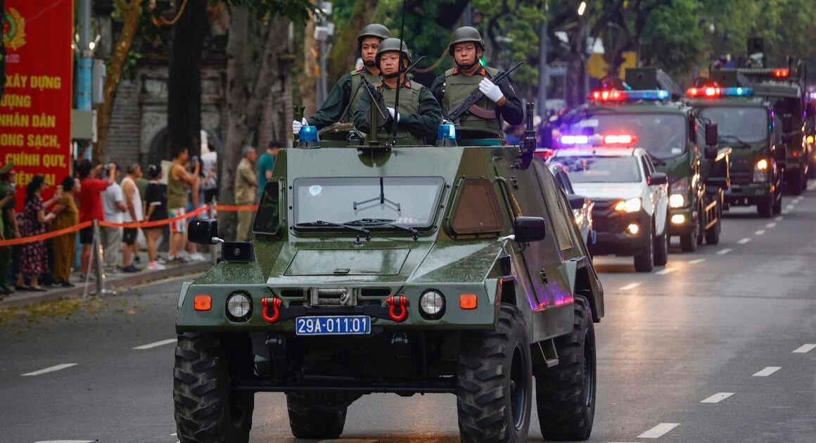 HÀ NỘI HẬU CƠN TRẬN TẤN DỰNG CHO NGÀY HỘI LỊCH SỬ, HƠN 2.000 CHIẾN SĨ CÔNG AN ĐỒNG LOC RẠP 4 GIỜ SÁNG!