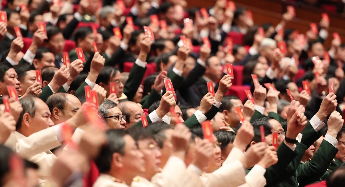 BAO GIỜ VÀ NHƯ THẾ NÀO ĐẢNG VIÊN SẼ NHẬN ĐỔI THẺ MỚI?
