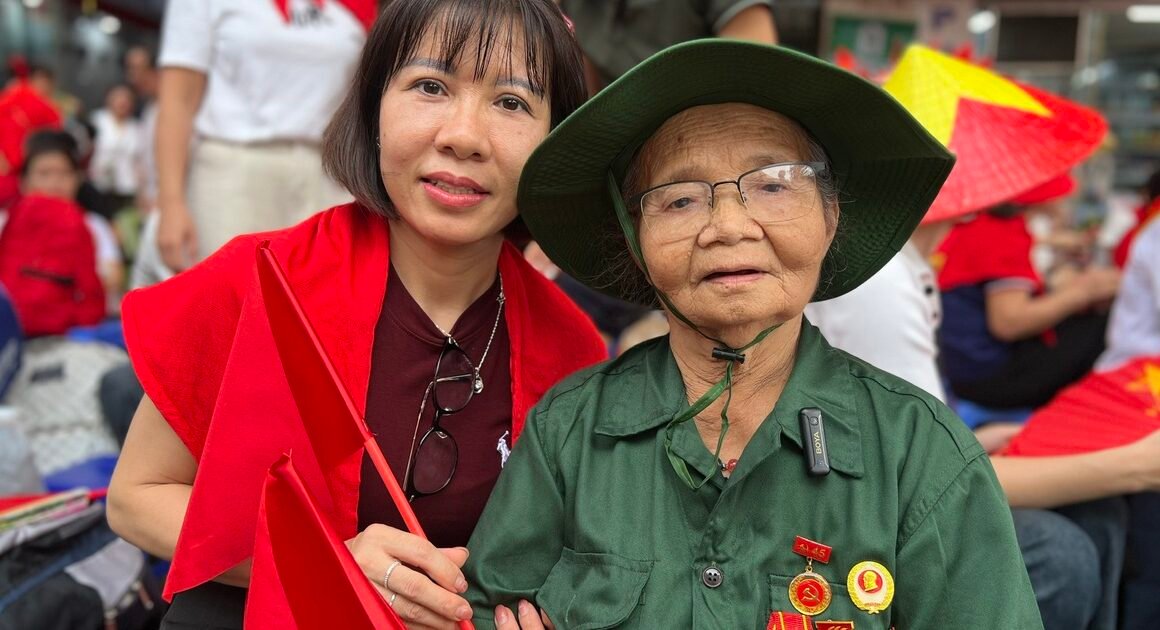 BÀ CỰU BINH QUÊ LÀO CAI ĐÃ DỰNG LẠI HÀNH TRÌNH ĐÁNG XEM CÙNG NGƯỜI CHỒNG ĐÃ KHUẤT TRONG CHƯƠNG TRÌNH TUẦN LỄ CÔNG BỐ A80!