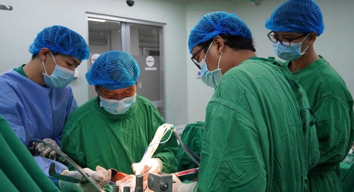 KHÁM PHÁ CÔNG NGHỆ GIAI ĐIỆU MỚI TRONG ĐIỀU TRỊ UNG THƯ GAN TẠI ĐÔNG BẮC SÔNG CỬU LONG!