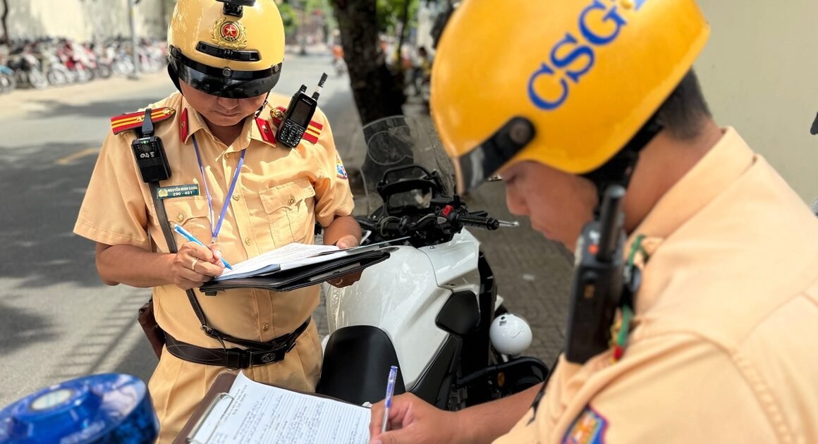 BẤT NGỜ: BẠN CÓ THỂ TRÁNH BÌNH AN KHI QUÊN BẮT ĐỒNG BÁO LÁI XE!