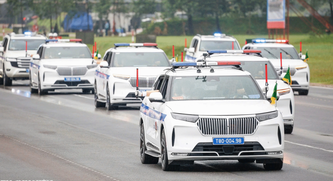 AI ĐANG BẠN CHƠI CUỘC CHIẾN GIAO THÔNG ĐỂ ĐÓN CHÀO DIỄU BINH TRÊN CÁC TUYẾN ĐƯỜNG HƯỚNG VỀ HÀ NỘI?