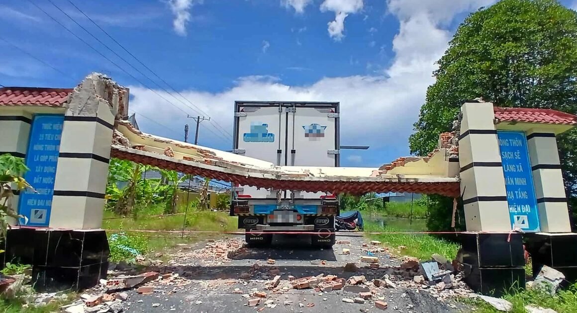 AI LÀ NGƯỜI TRÁI CHIỀU TRONG VỤ SẬP CỔNG Ở ĐẦM CÙNG? THỊÀNH PHỐ ĐANG CHUẨN BỊ KHỞI ĐỘNG ĐIỀU TRA!