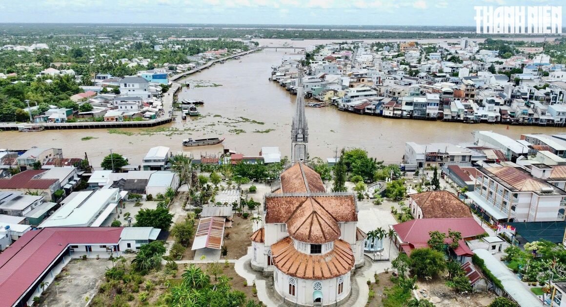 KHÁM PHÁ NGHỆ THUẬT KIẾN TRÚC ROMAN ĐANG BÙNG NỔ Ở NHÀ THỜ CÁI BÈ HỨA HẸN MỌI NGƯỜI TRẢI NGHIỆM ĐIỀU KỲ THÚ VỊ