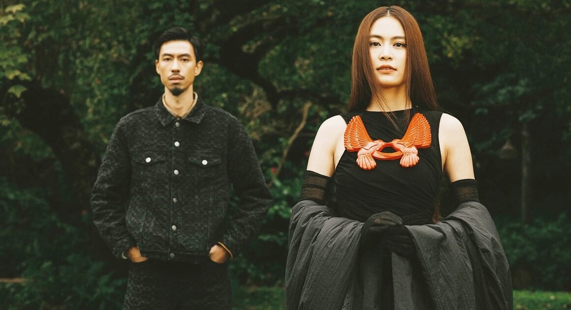 BẠN ĐÃ BỎ QUA ĐIỀU GÌ KHI XEM NHỮNG HÌNH ẢNH CHỤP LÉN CỦA NGHỆ SĨ TRÊN MẠNG XÃ HỘI?